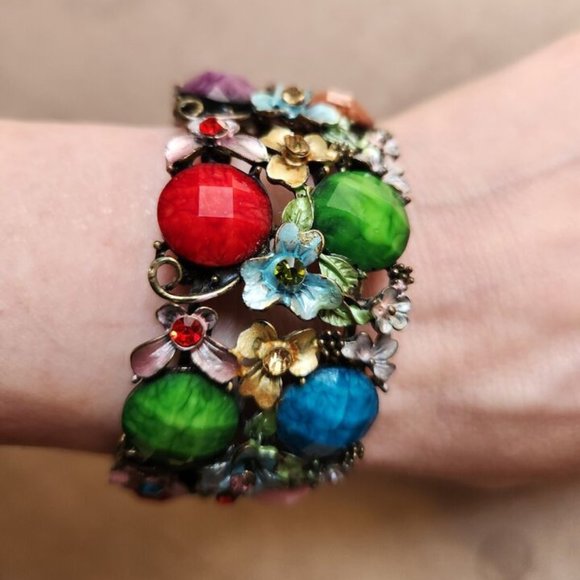 Bejeweled Flowers and Gems Cuff Bracelet - Picture 8 of 9